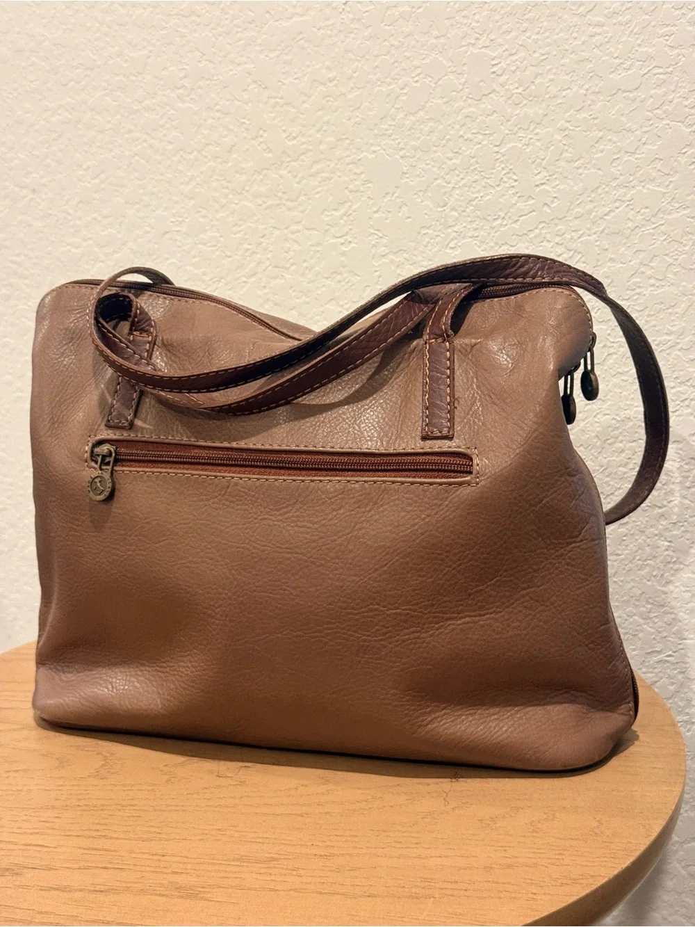Maria’s made in Italy Leather‎ Tote Bag in Warm Brown with Brass Accents